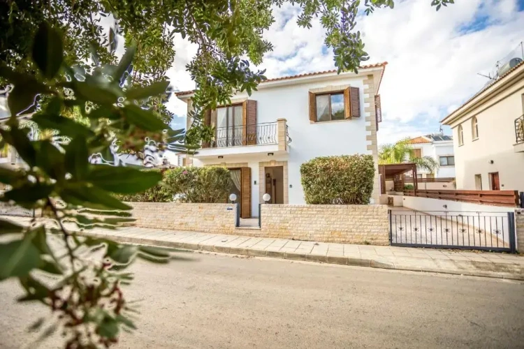 3 Bedrooms Villa