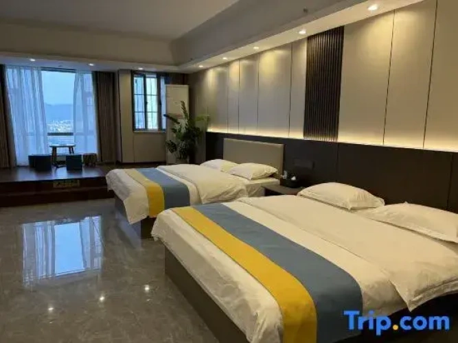Standard Twin room with river view