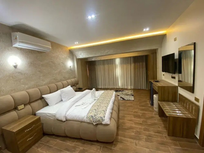 Golden Season Hotel