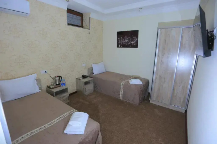 Hayot Plaza Hotel