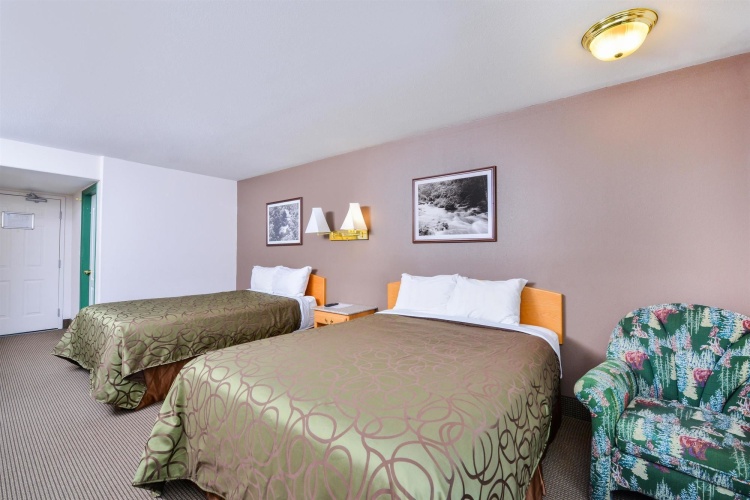Canadas Best Value Inn Valemount photo 7