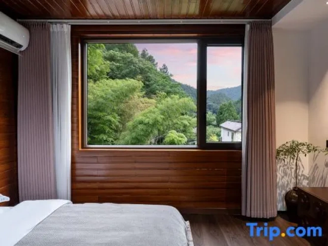 2 Bedrooms Family Suite with balcony