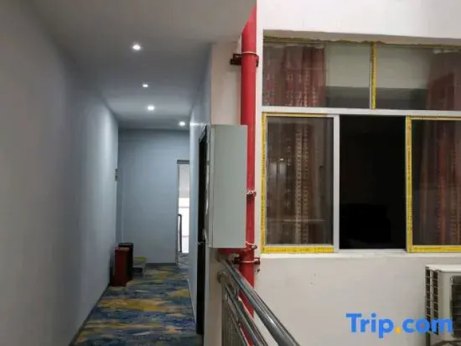 Zhenxiong Lanyue Hotel