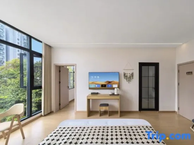 Deluxe Family Suite with view