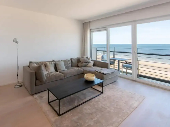 Duplex Apartment With 4 Terraces and sea View