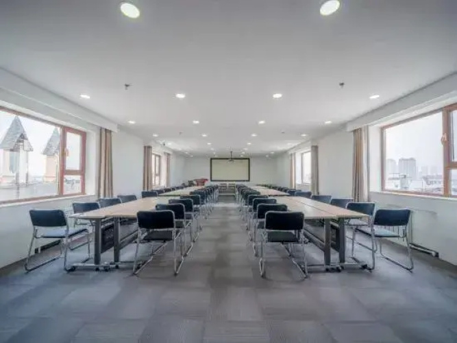 HanTing Hotel (Daqing Wanda Tieren Plaza)