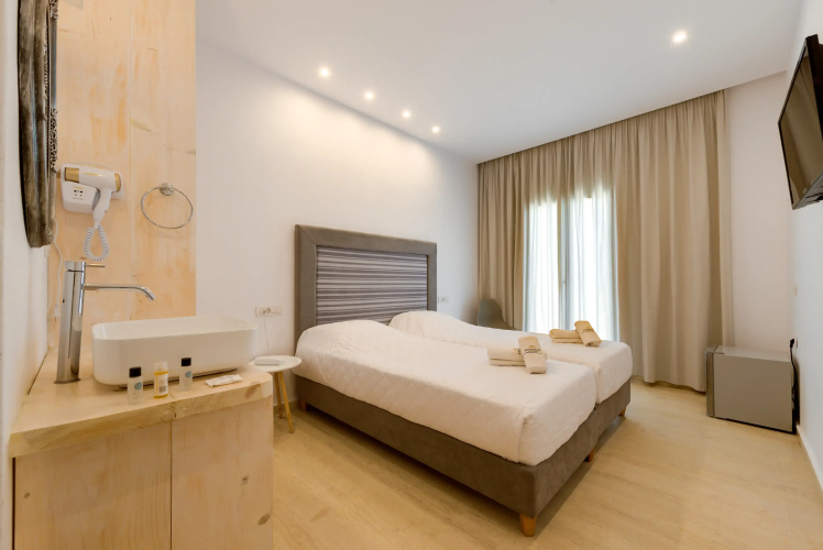 Anamar Santorini