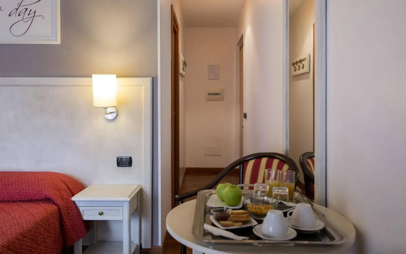 Inn Rome Rooms & Suites