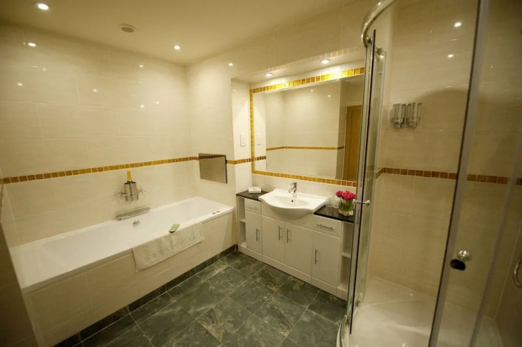 Batch Country House