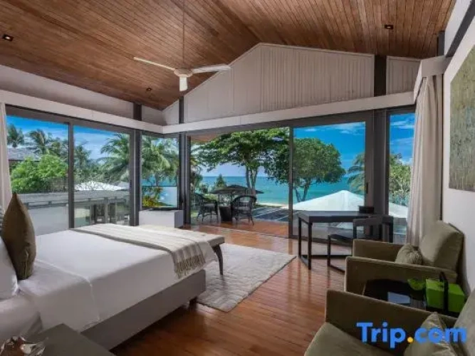 4 Bedrooms Villa