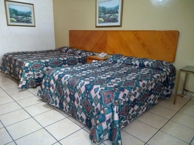 Hotel Santander Inn & Suites