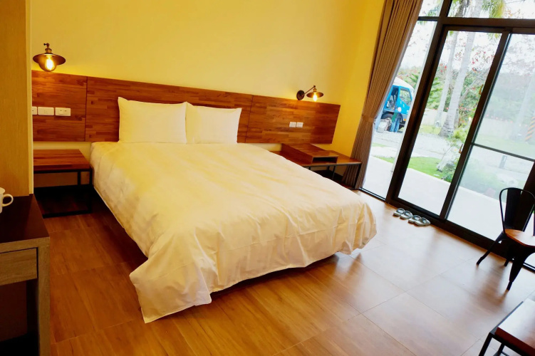 Rich Sunshine Inn