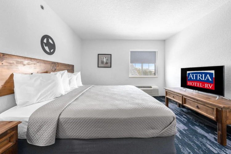 Atria Hotel and RV McGregor