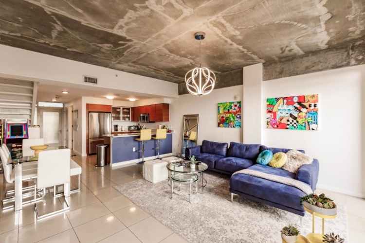 2 Bedrooms Apartment