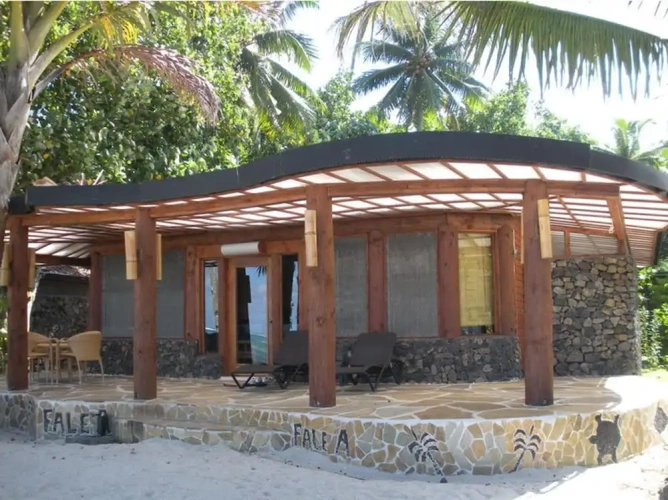 2 Bedrooms Bungalow with balcony and beachfront