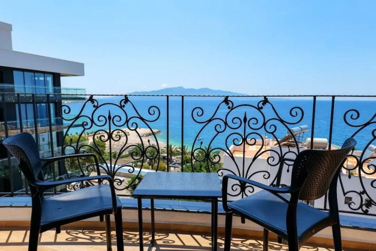 Seawave Hotel