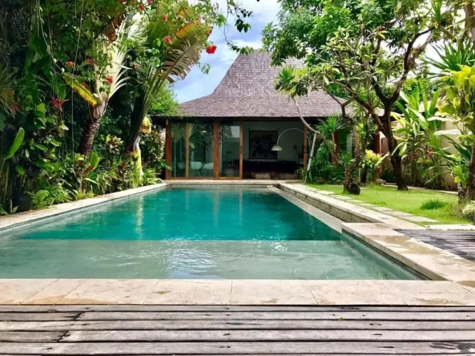 4 Bedrooms Villa