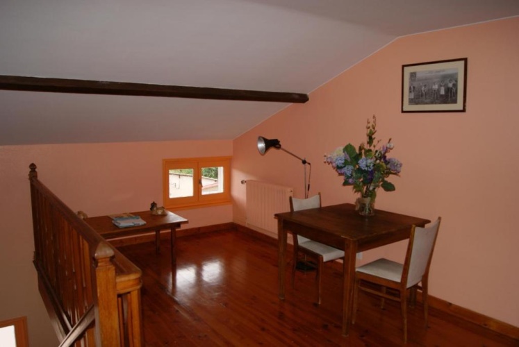 5 Bedrooms Cottage