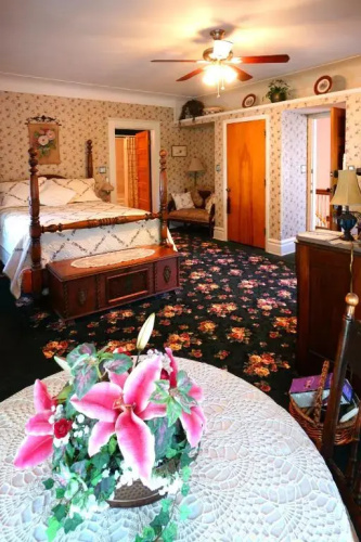 Rose Heart Inn
