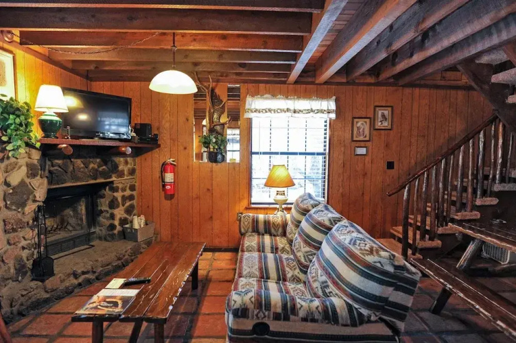 Bear Creek Motel And Cabins