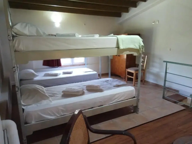2 Bedrooms Cottage