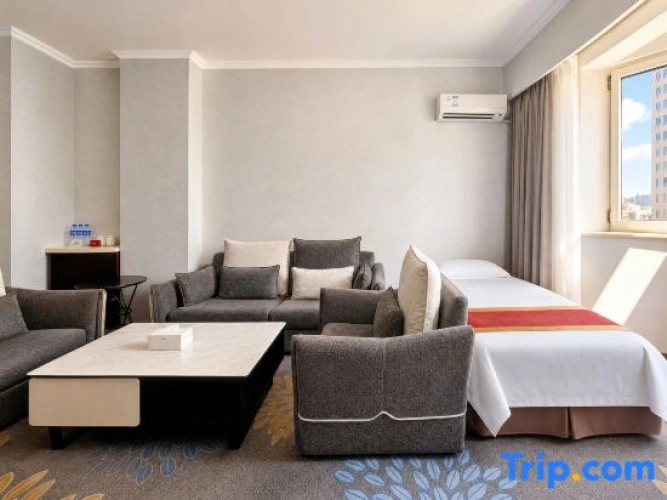 Deluxe Suite