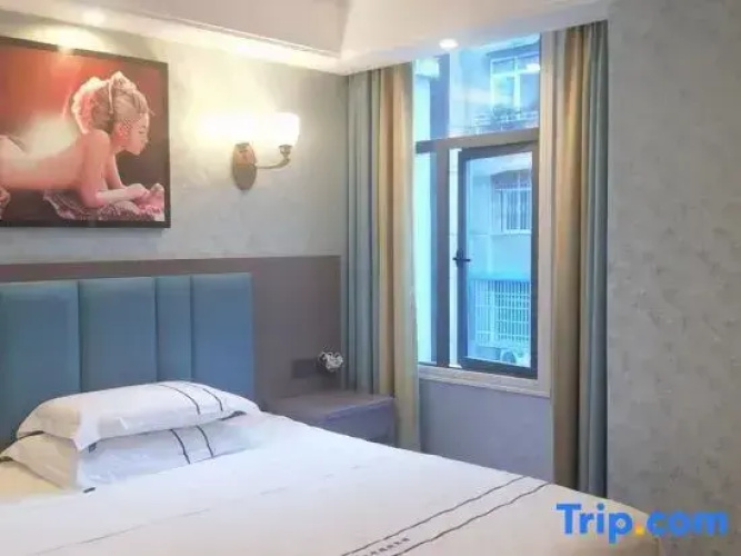 Hefeng Honghong Hotel