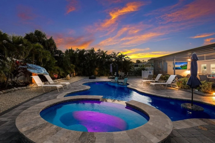 Bayside Bliss 3 Bedroom Home by RedAwning