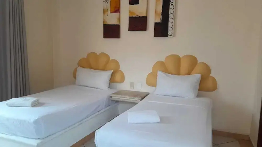 Hotel manzana blanca
