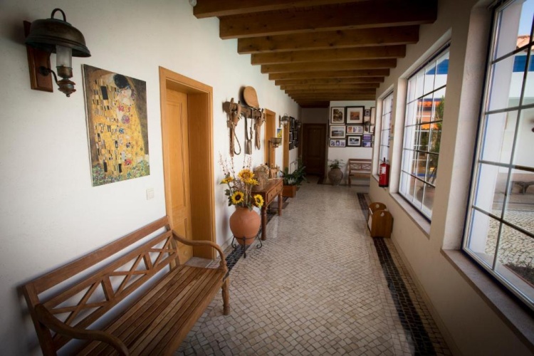 4 Bedrooms Cottage