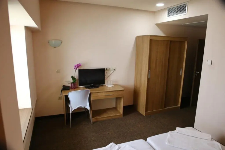 Hotel Iris
