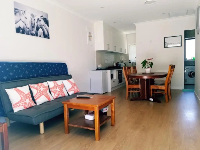 2 Bedrooms Cottage