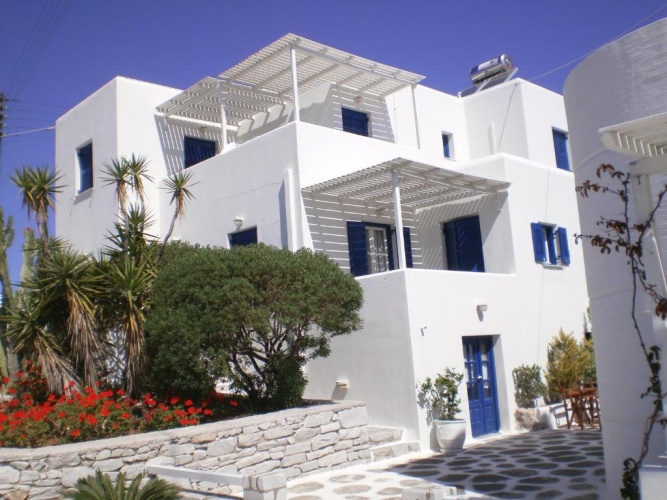 2 Bedrooms Apartment
