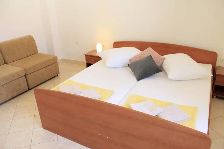 Apartments Zdenka-10m from beach
