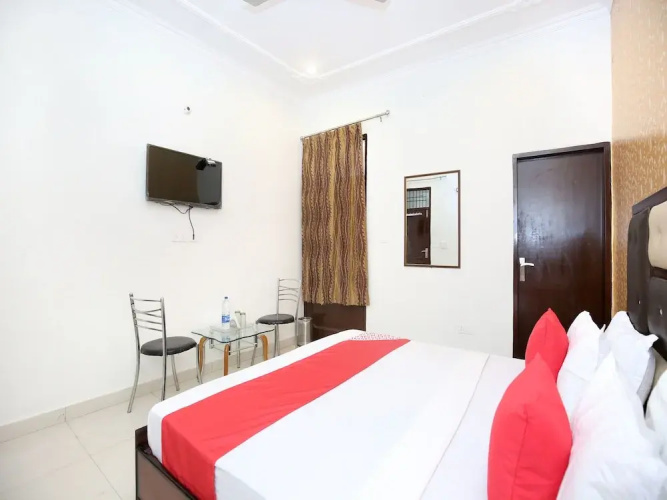 OYO 13102 Hotel Adarsh