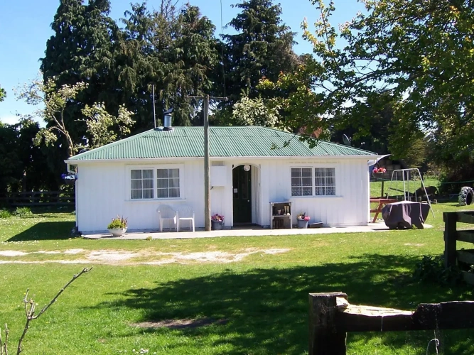 2 Bedrooms Cottage