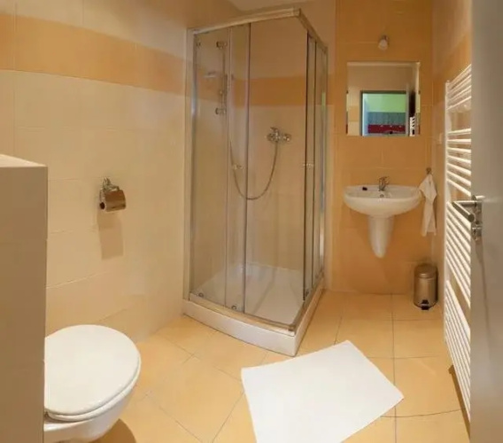 F Team Hotel