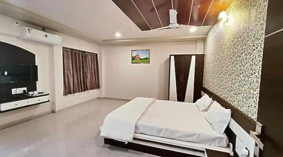 Hotel Tulsi Inn