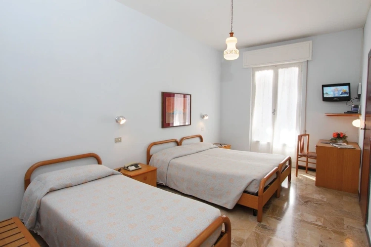 Standard Triple room with balcony