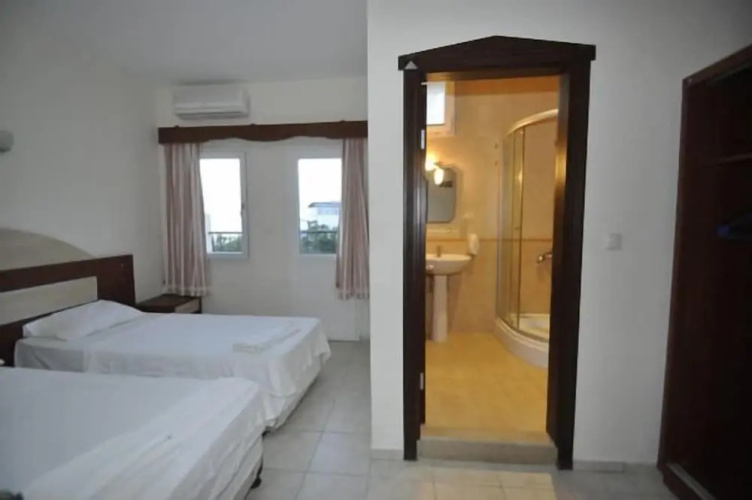 Ado Beach Hotel
