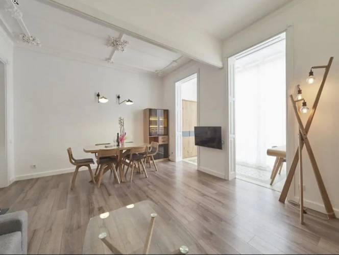 2 Bedrooms Apartment