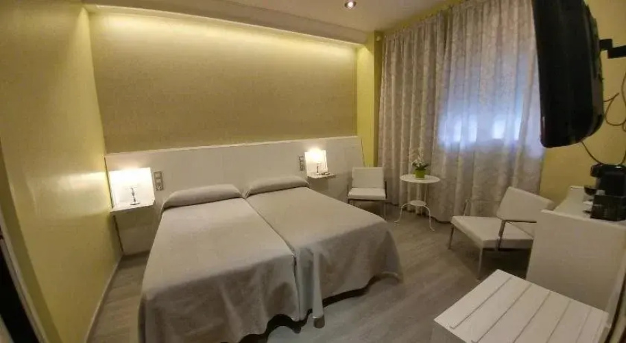 Hostal Paris