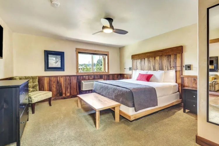 Wall Street Suites