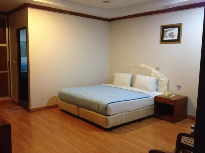 Max One House