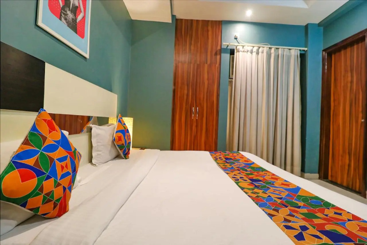 Fabhotel Maxx Inn