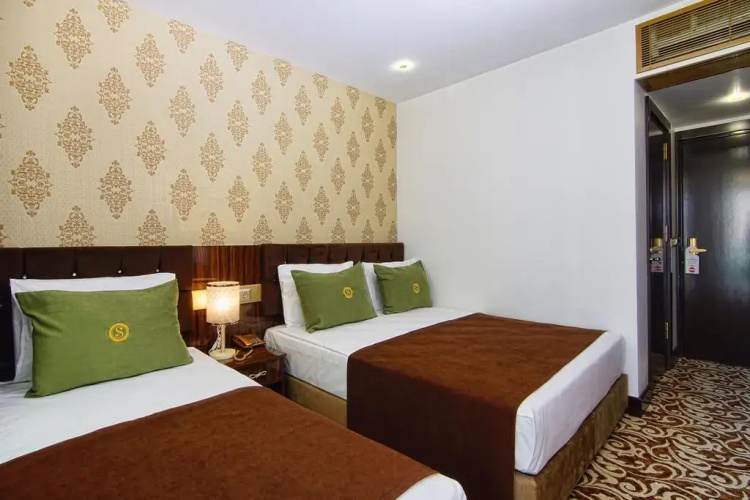 S White Hotel