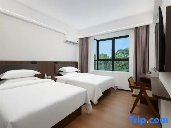 We Hotel