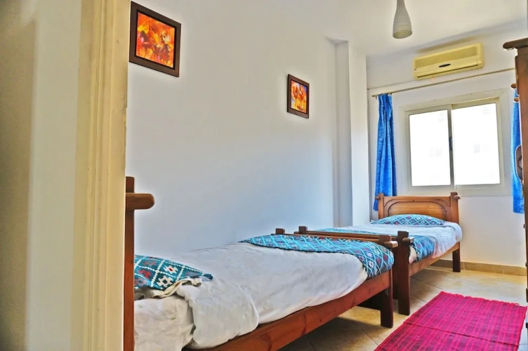 2 Bedrooms Royal Apartment with garden view