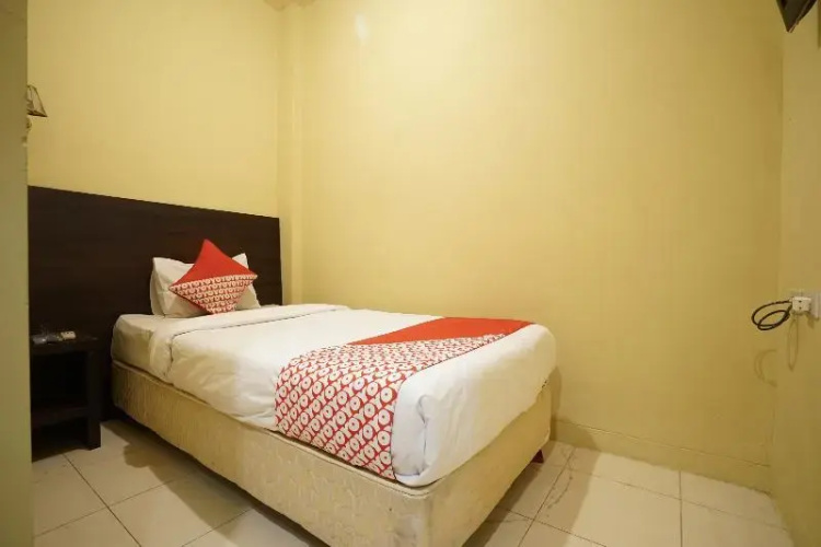 Collection O 736 Hotel Best Skip