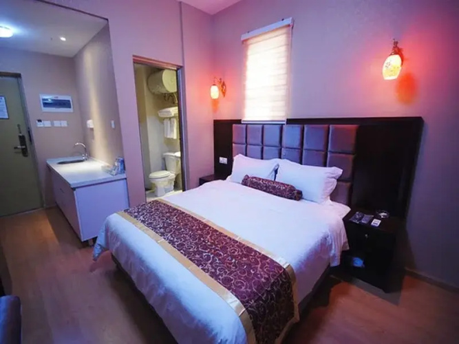 Chengdu Binfen Hotel